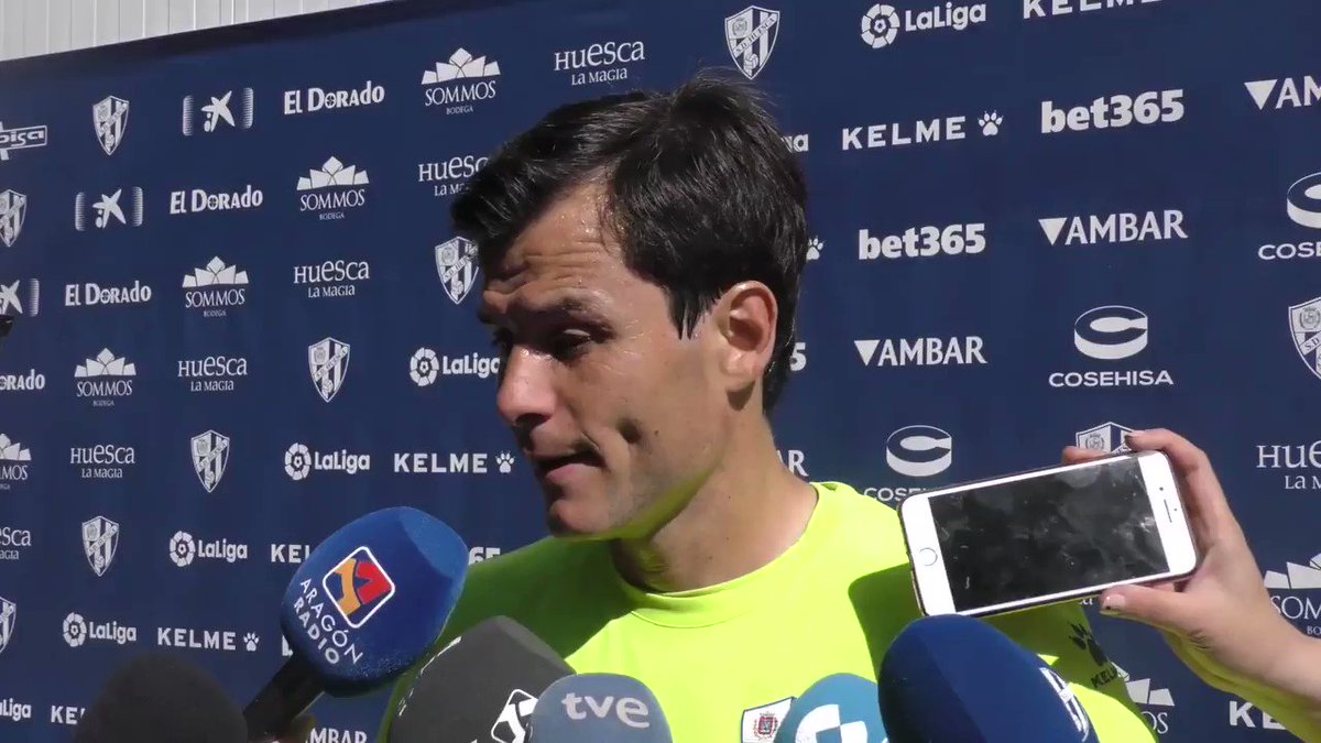 📽️ | @Camacho10fssr
🗣️ "El equipo está preparado para disputar tres partidos en siete días. Jugar en el Bernabéu es histórico, pero hay que ganar".
Toda la comparecencia 👉 https://sdhu.es/RpCama
#RealMadridHuesca