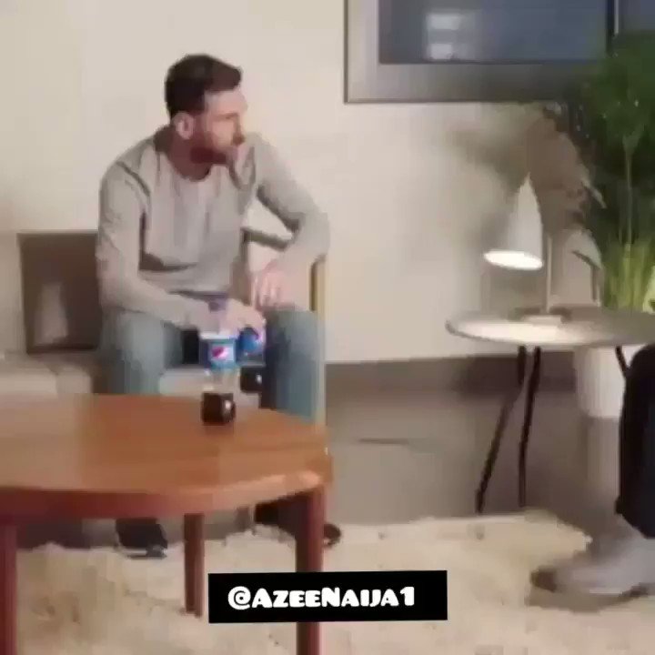 How can someone be this talented.. Messi!!!