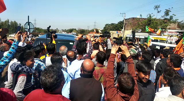#ConstituencyUpdate: Warmly greeted by enthusiastic #BJP Karyakartas throughout along the route to file Lok Sabha nomination papers for Udhampur-Kathua-Doda constituency.
Tap below for VIDEO