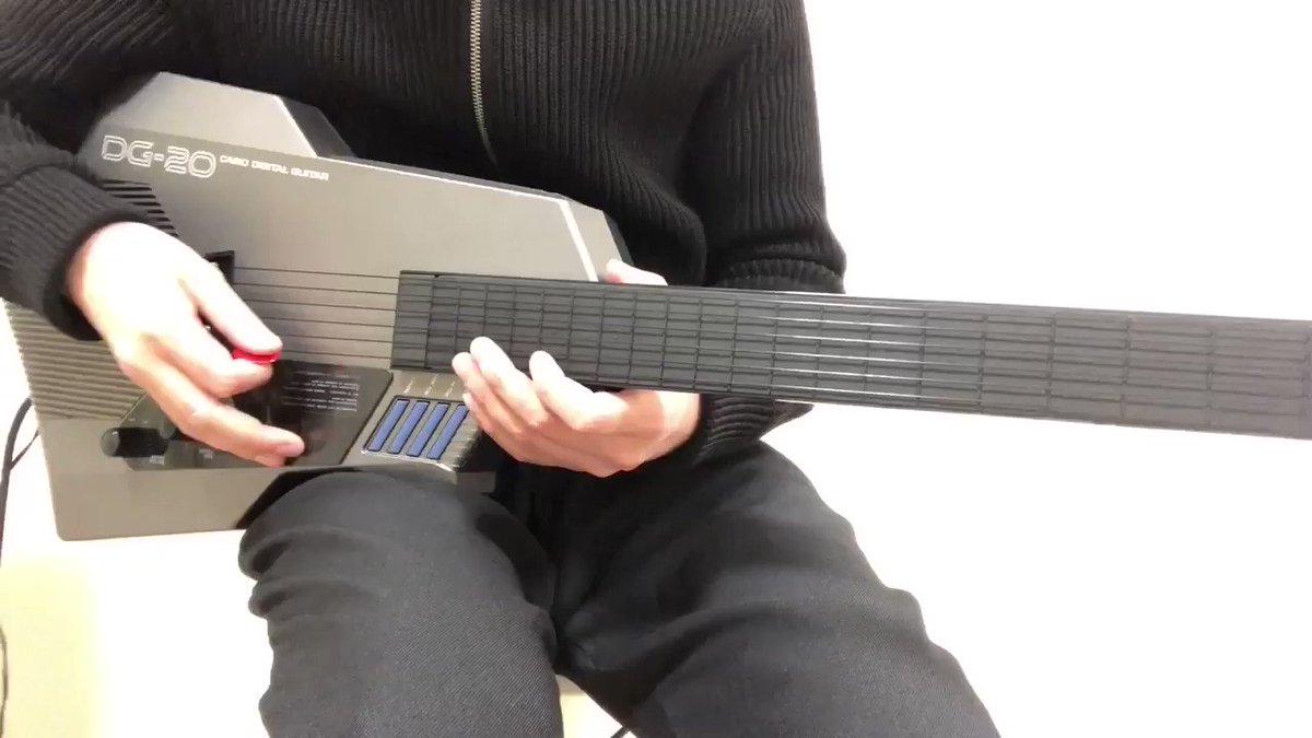 スーパーで流れる ポポーポポポポ を80年代電子ギターで完全演奏 かっこいいギターとほっこり電子音の心地よいギャップ ねとらぼ スーパーで流れる ポポーポポポポ を80年代電子ギターで完全演奏 かっこいいギターとほっこり電子音の心地よいギャップ ねとらぼ