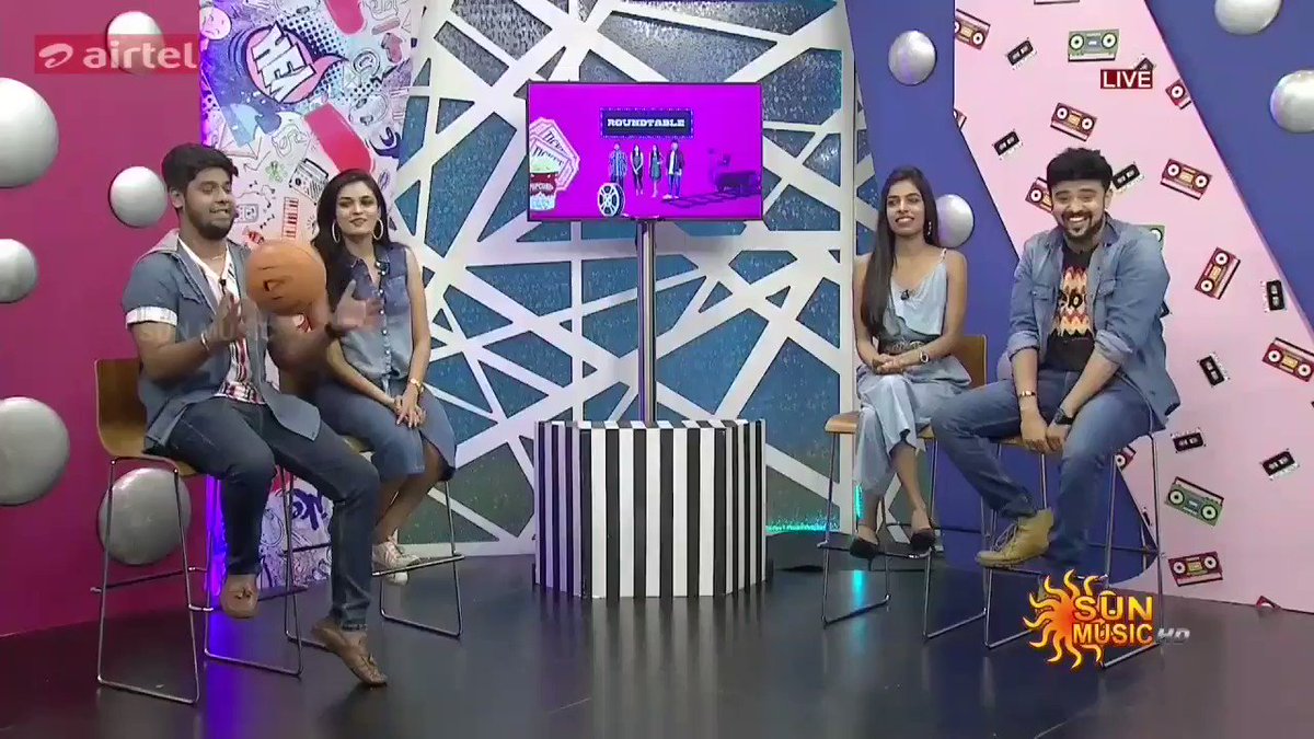 #KollyWoodCentral @AkshayaaVJ #VJAkshayaa #AkshayaaArmy #TrendingVJ #AkshayaaVJ
#Thala #Ajith #ThalaAjith #Thala59 #AK59 #Ajith59 #VidyaBalan #ShraddhaSrinath #Thala60 #BoneyKapoor #HVinoth #BadhaaiHo #PinkRemake