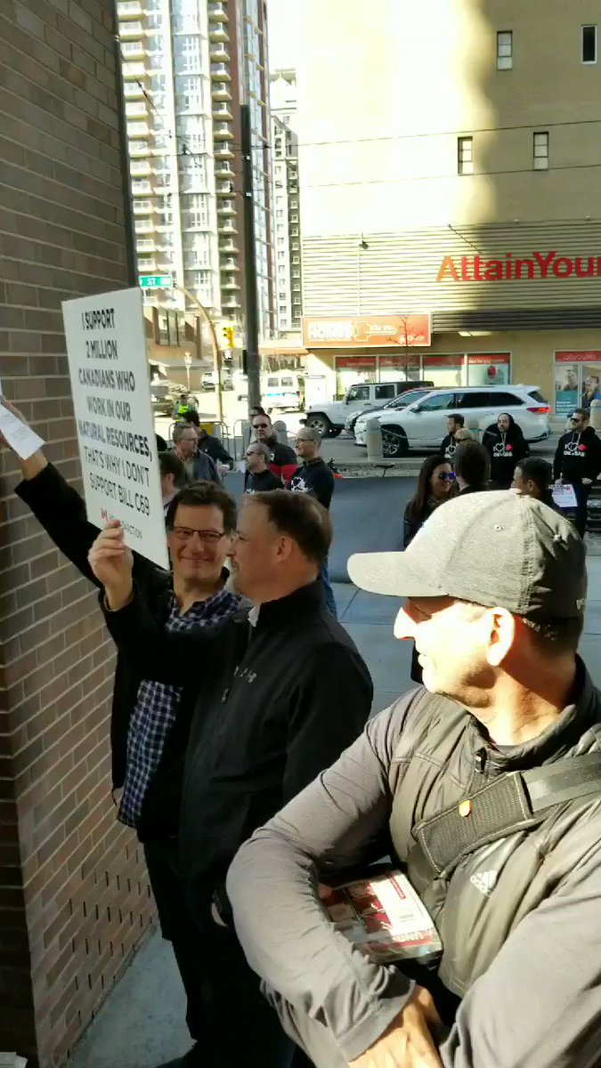 Happening in #Calgary right now! Build #TransMountain! Stop #BillC69 ! #yyc #ableg #abvote #abpoli #cdnpoli #bcpoli