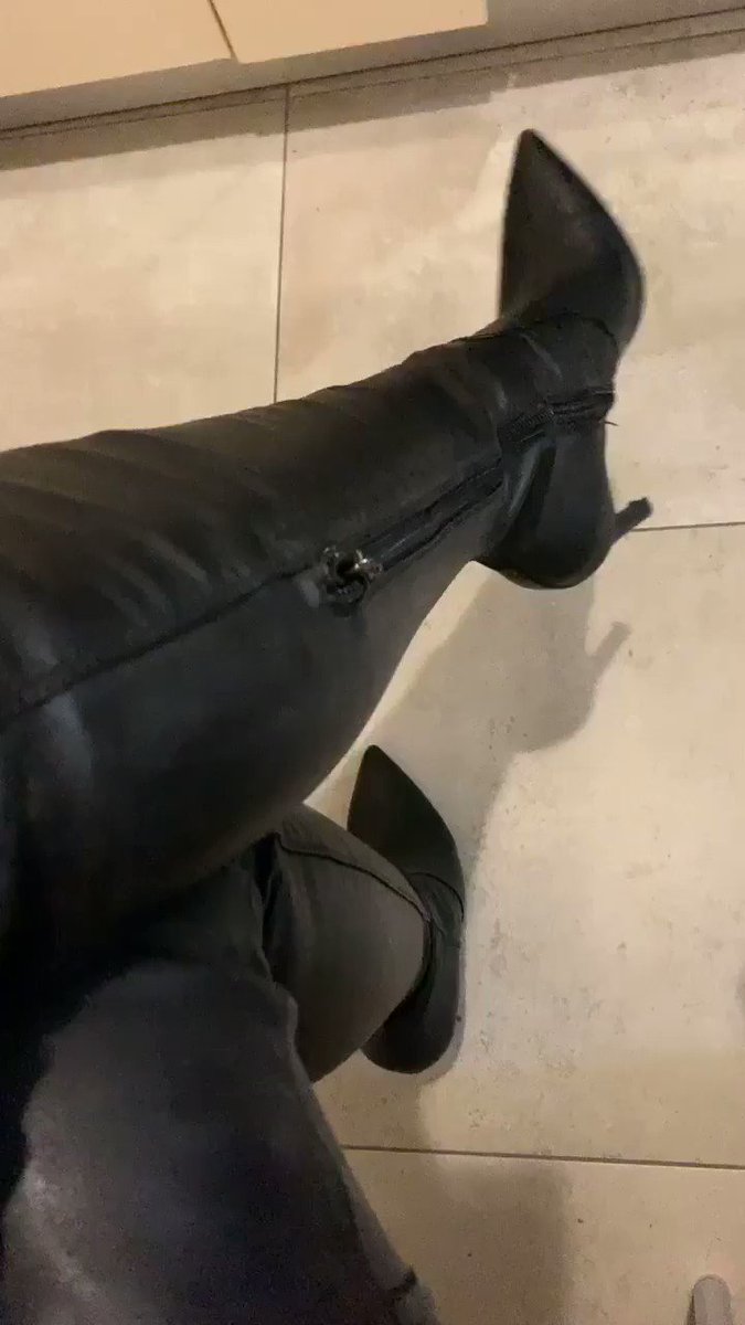 Model - Mistress Amanda legs