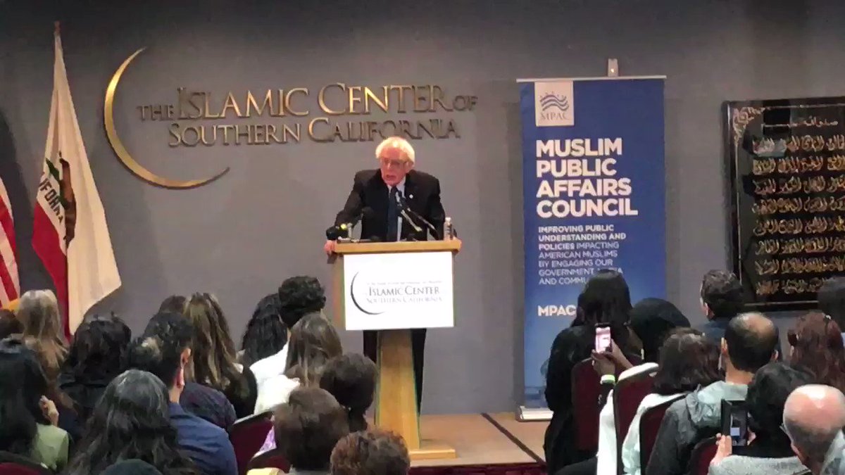 .@BernieSanders address to the Islamic Center of Southern California is unusually personal.
He reflects on growing up Jewish & crying while reading about the Holocaust.
In the wake of the New Zealand 🇳🇿 shooting, he says it’s abhorrent we haven’t learned more from history.