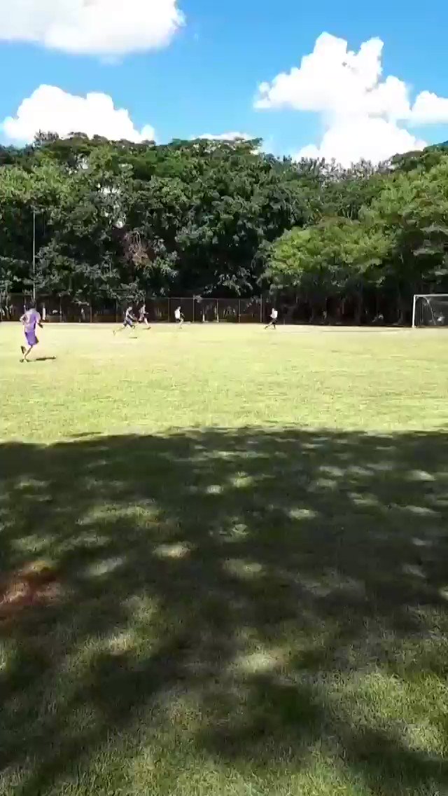 Sempre assisti futebol por prazer!
Desde que comecei a trabalhar com esporte, me coloquei na obrigação de assistir aos jogos!
Mas hoje, minha preocupação com esse amistoso “caça-níquel” da seleção não foi maior que a minha vontade de JOGAR futebol!
Teve até caixa! ⚽️📦😄