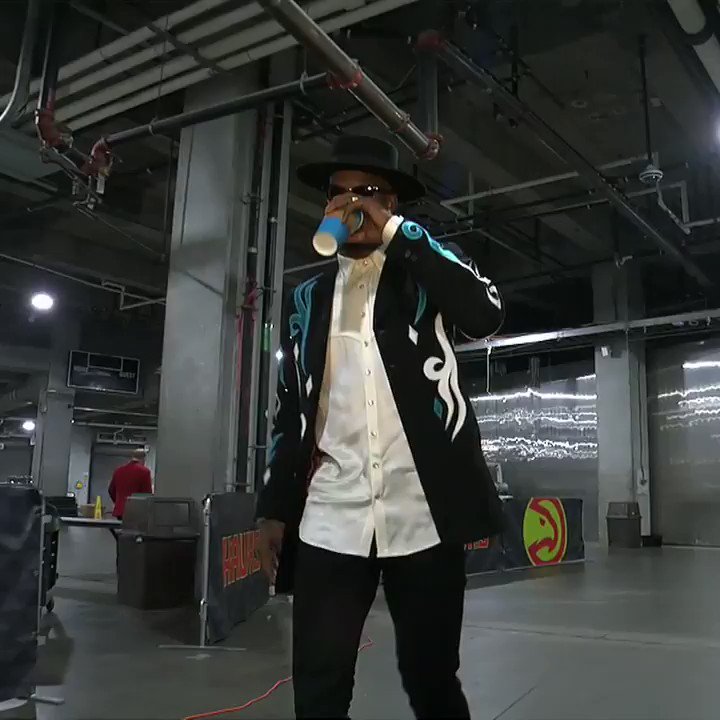 Jimmy rolling up to the game in Atlanta is an absolute mood.