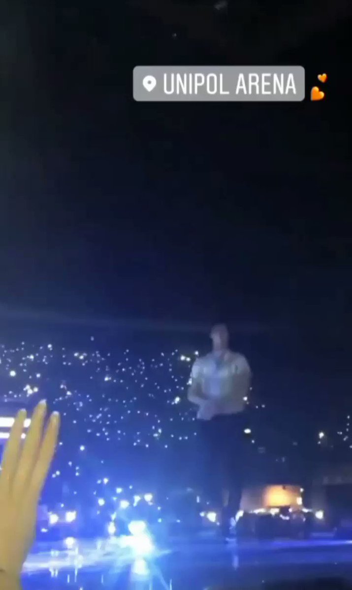 Tercer año que te veo y los nervios del primer día no me los quintaba nadie, gracias por esta noche tan increíble,ti amo. @ShawnMendes