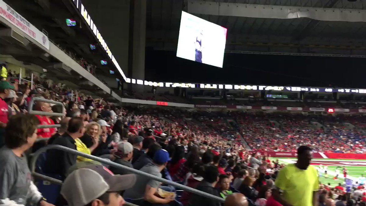 The @aafcommanders have the best fans.
#ItsTheWave #TakeCommandโ๏ธ โ at Alamodome
