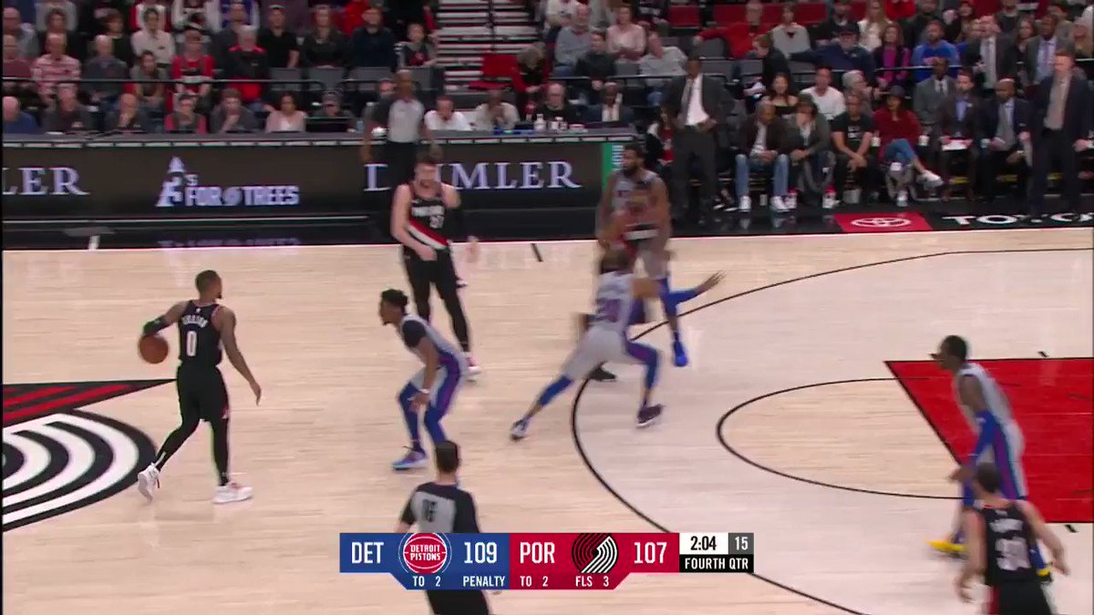 Dame drops it down for Nurkic and we're all tied up!
#RipCity 109
#DetroitBasketball 109
1:58 to play on @NBATV