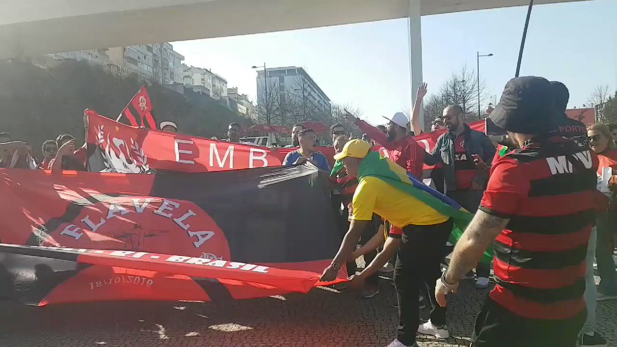 Os torcedores do @Flamengo ontem antes do jogo do Brasil contra Panamá.