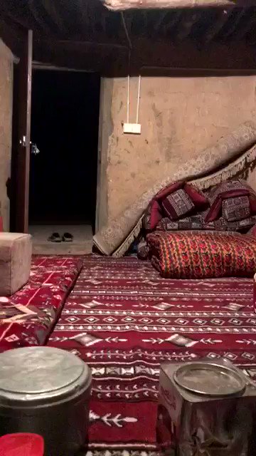 إلى قريت لبعض هاللي يقولون
يوجعني راسي وتوجعني عيوني
#محمد_المقحم
