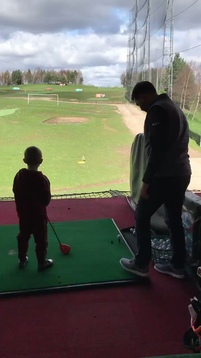 Big thank you to @NickHolmesPGA for helping @maly_benjamin in his first golf lesson @TraffordGolf Very proud parents. Looking forward to next week🏌️♂️@carrie_2016 @TraffordAG @intuTrafford