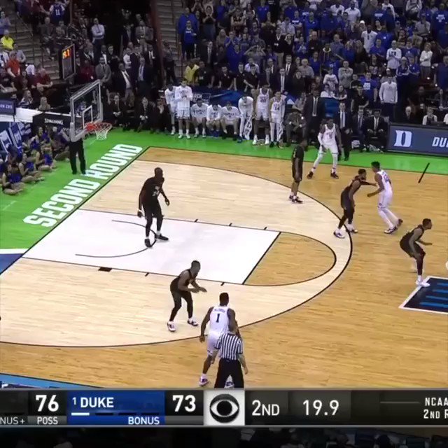 Unfassbare finale Momente beim Zweitrundenspiel von DUKE vs. UCF.
Holt Duke sich am Ende den Championship❓
#five #fivemag #basketballforlife #ncaa #marchmadness #kickzmadness #insane #finalseconds #dukevsucf #duke #ucf #shot