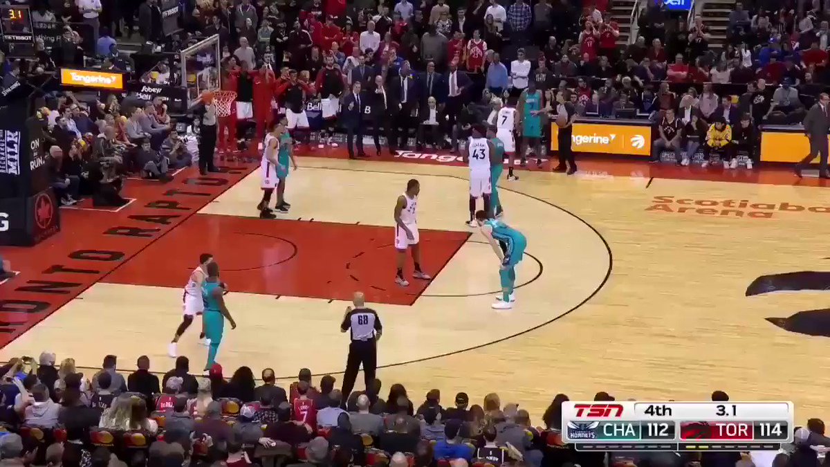 @jlamb FROM DOWNTOOOWNNN
Amazing game winner #TissotBuzzerBeater for the @hornets!
#Hornets30 #NBA #WeTheNorth