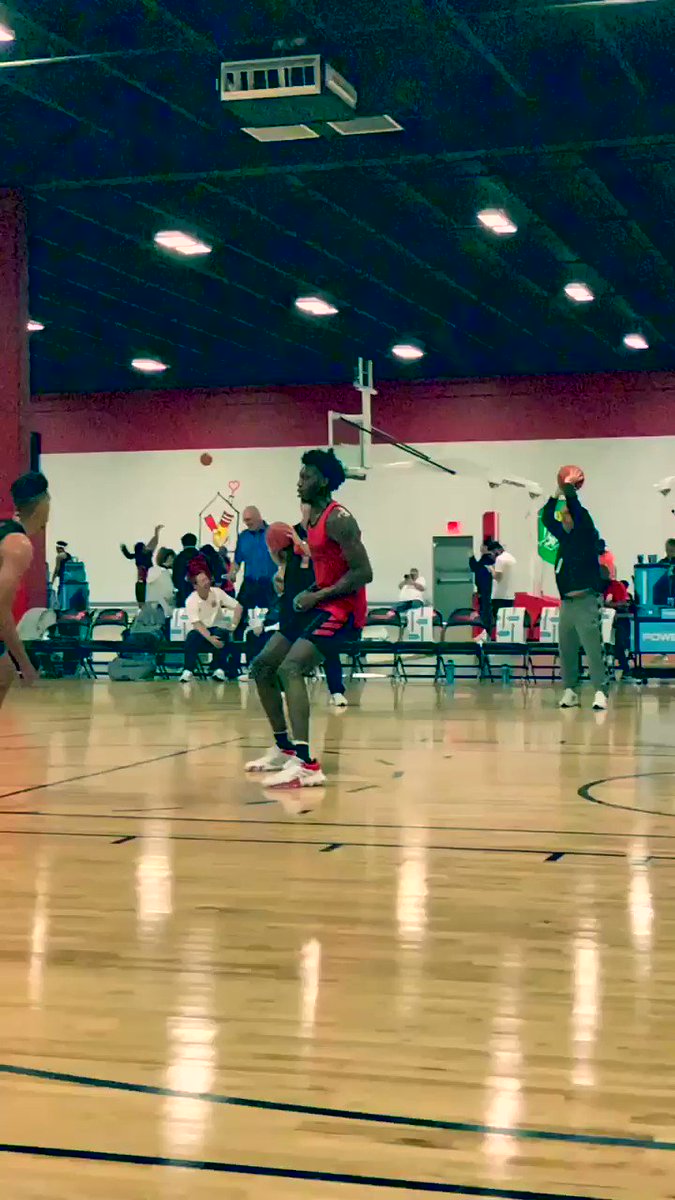 7-1 C James Wiseman showing off his tremendous physical profile, agility and touch here in Atlanta.