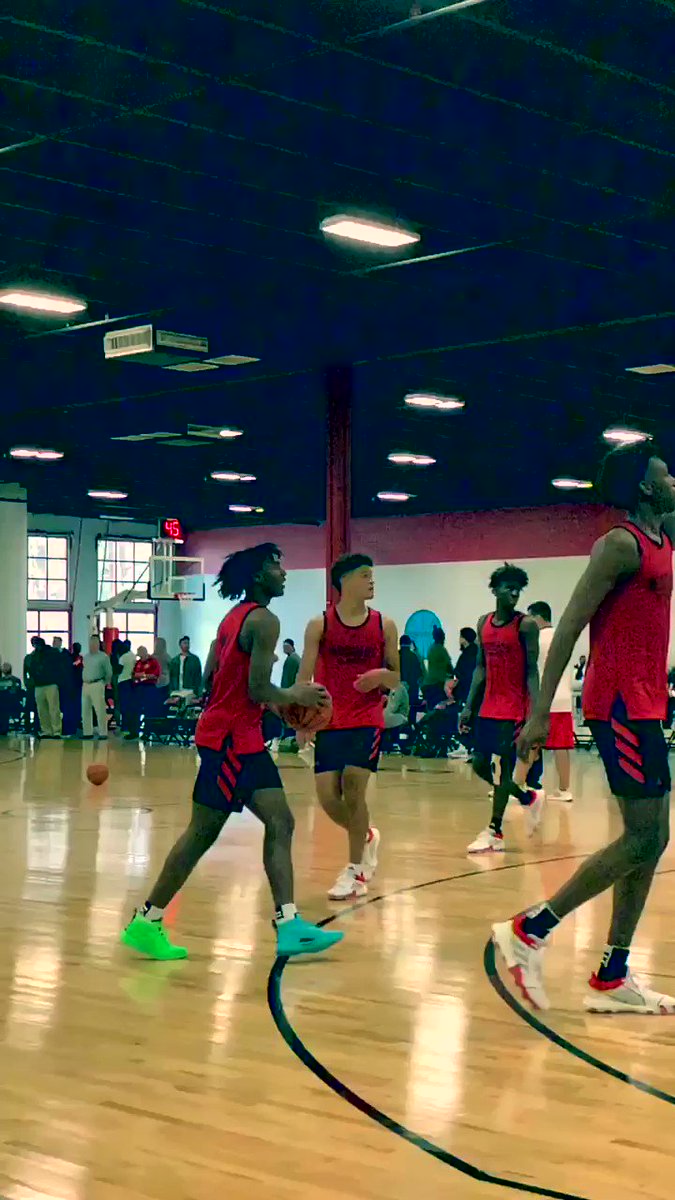 Solid morning session for 6-3 guard Tyrese Maxey. Made shots in a variety of ways. Able to hop into pull up 3s impressively. Soft touch on floaters. Has a good spirit about him.