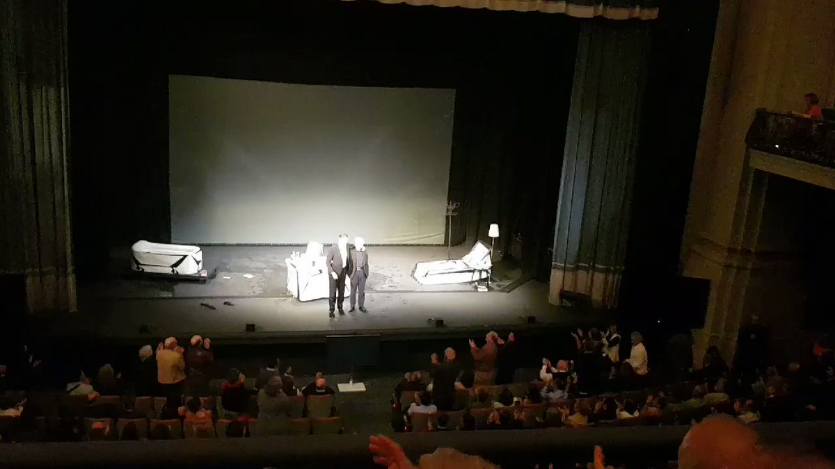 ¡Monumental aplauso a @BHL y a Boadella! Un exitazo de función. 👏