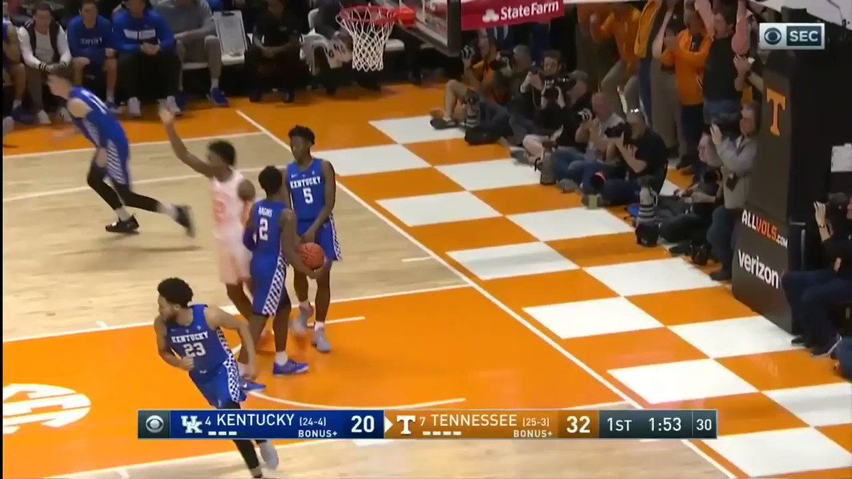 Want another reason why you should root for the #Vols in the #Sweet16?
Look no further than Knoxville native @JordyBow3 (and his amazing mom Regina).
FULL STORY ➡️https://www.facebook.com/jordancrammerWATE/videos/2211203755819474/ …