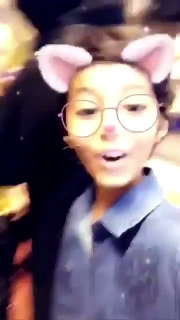 #نادي_الهلال_عالمي_بالاثبات
نحترم كل هلالي او غير هلالي
في بيتنا متجر النصر ،، سواء طفله او طفل غنى اغنية هلاليه في متجر النصر ما اشوفها عيب ولا حرام هذي حريه ونحترم ميول كل شخص ،، وبعدين هذي طفله من بيحط راسه في راس طفله ،،
ابعدوا عنكم التعصب وترى رياضتنا تجمع ما تفرق