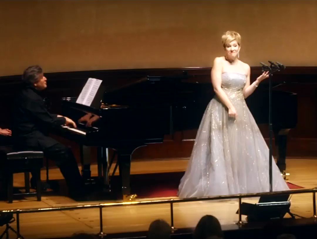 Happy #WorldPianoDay 🎹
We hope you enjoy this delightful clip of @JoyceDiDonato & Antonio Pappano performing 'I Love A Piano' by Irving Berlin...❤️
Taken from the @WarnerClassics album 'Live at Wigmore Hall'