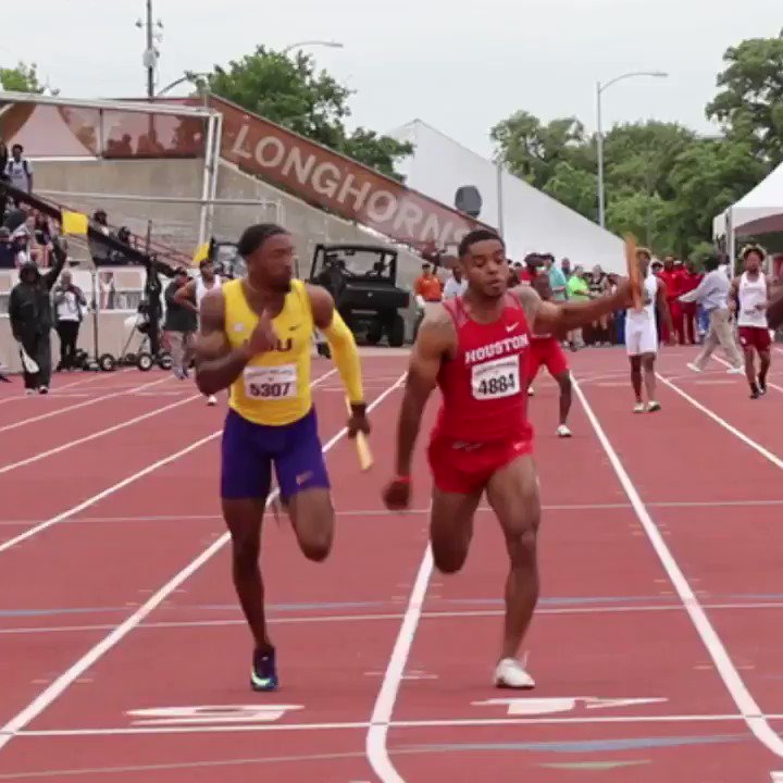 LSU beat Houston to win the Texas Relays 4x1 in 38.41! 😈
