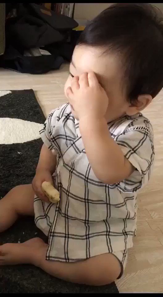 この育児衝撃映像はあるあるだし分かりみが深いww早く鼻水おさまれ！