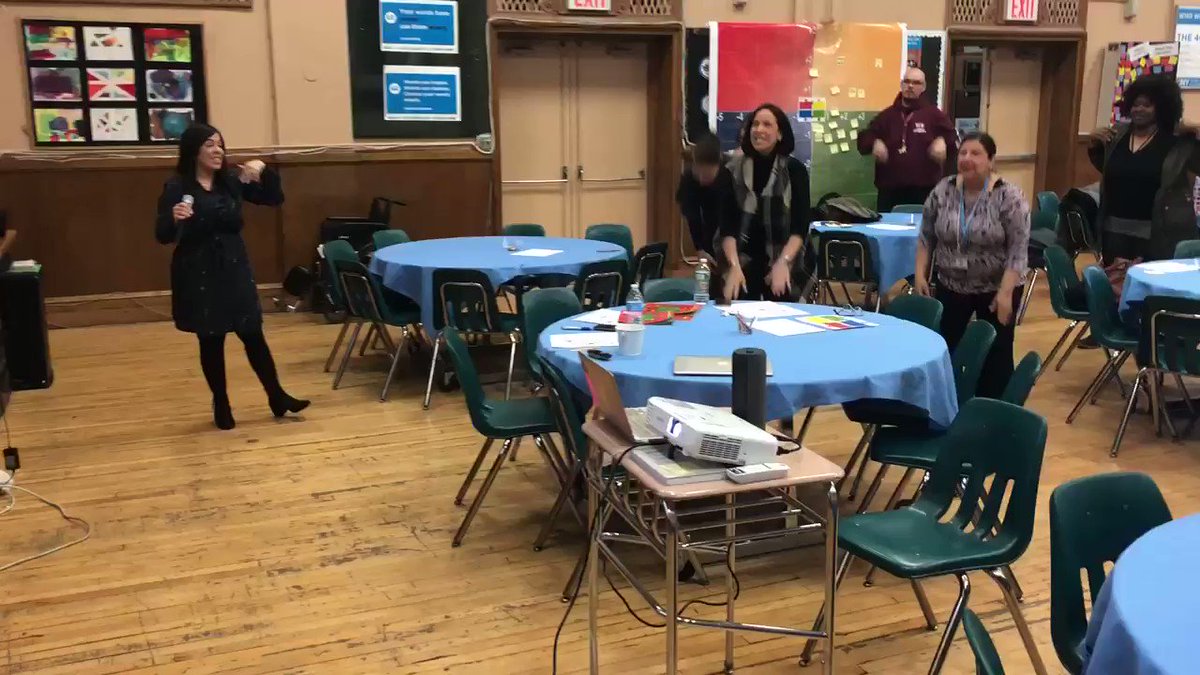 At the Early Childhood Learning Fair, D4 families and Parent Coordinators experience play and dance! Who has the best moves? EVERYBODY!!!@aestrel3 @YaleEmotion #DECE โ at TheBoys Club Of New York