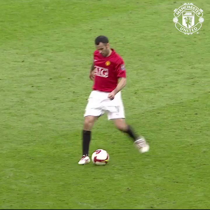 Happy 31st birthday to Federico Macheda, who tore the f**king roof off Old Trafford back in 2009... 