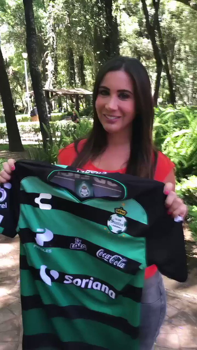 Para toda la afición del @ClubSantos 😇, @CharlyFutbol y yo tenemos este jersey para ustedes!!
🚨Para ganártelo lo único que tienes hacer es darle RT a este tuit🚨
El ganador será elegido a través de un sorteo y se anunciará el 07/04/19 a las 20:00. 🍀👍