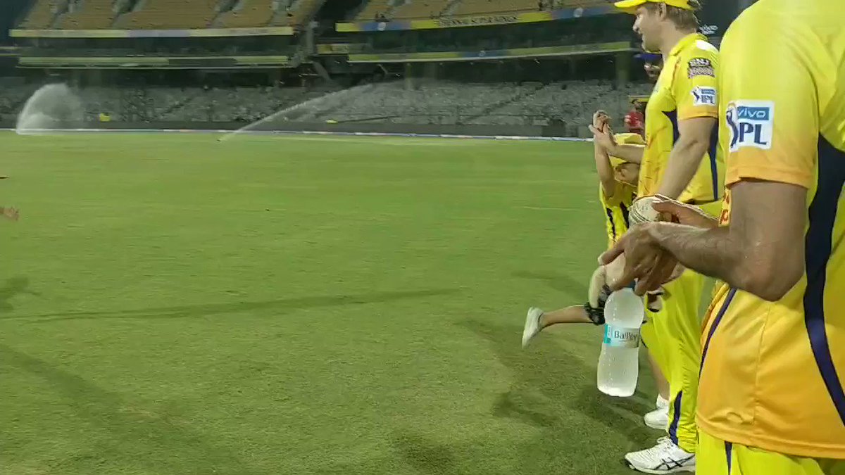 Jr. #ParasakthiExpress and Jr. Watto having a sprint face-off and a lightning joins them! Priceless! @msdhoni #JustThalaThings #WhistlePodu #Yellove 🦁💛