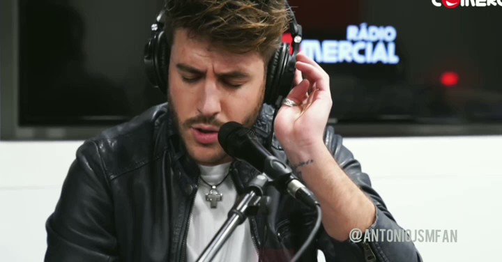 Actuación de @AntonioJSMazuec
y @diogopicarra en Ràdio Comercial. #Portugal!
Vídeo completo en http://www.facebook.com/antoniojsmfam
#antoniojose #adondevas #diogopicarra #portugal