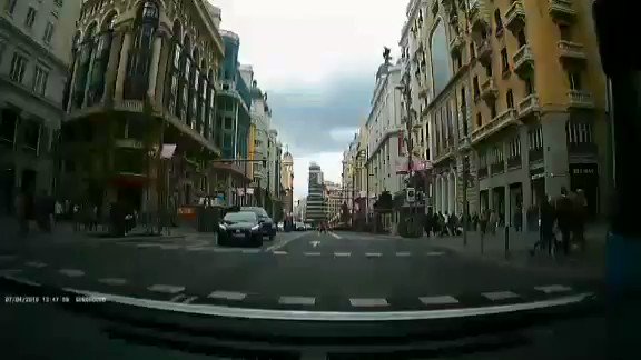 Oye @unautovtc que les digáis a vuestros "profesionales" que no se puede girar a la izquierda ahí en Gran Vía de #Madrid aunque lo diga San GPS. Pocas cosas pasan para los torpes que son.
#Impunidad
#EnElFuturoNoCabenBuitres