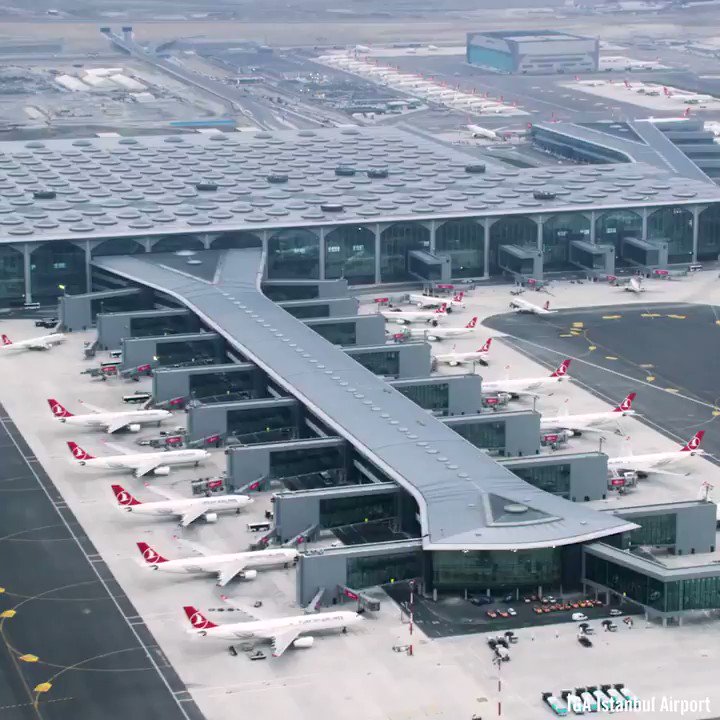 Aeropuerto de Turquía. Turquía 🇹🇷 supera a México 🇲🇽 por número de turistas internacionales, creció a doble dígito gracias al nuevo aeropuerto.México 🇲🇽 tendrá un sistema de centrales avioneras, mal interconectadas, con largos periodos de traslado.
