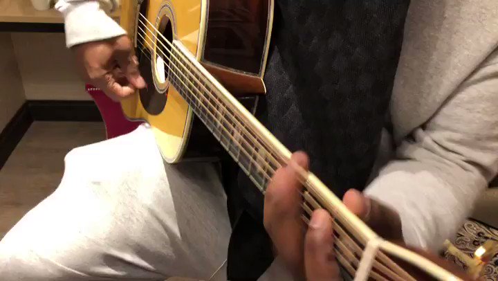 Boyz II Men (@BoyzIIMen) on Twitter photo 09/04/2019 02:04:45 #managercam Monday : Wanya thinks he can play the guitar and we all (except Nathan) “act” like he’s jammin! #managercam Monday : Wanya thinks he can play the guitar and we all (except Nathan) “act” like he’s jammin!