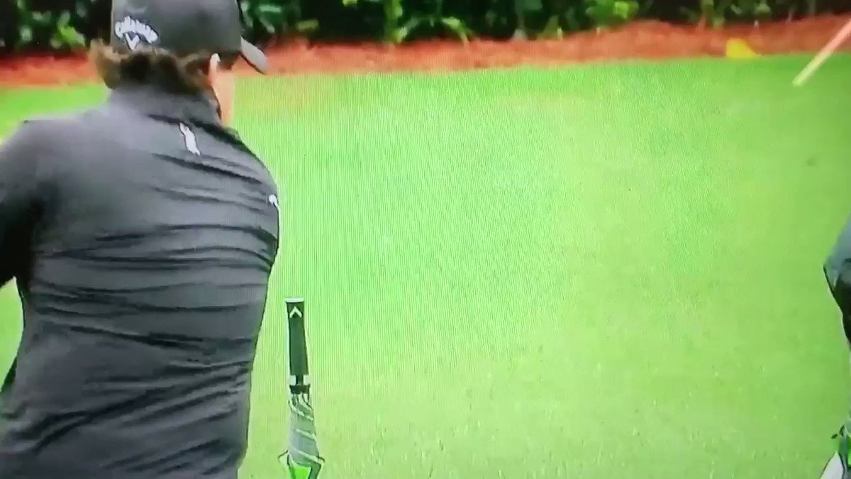 Phil Mickelson warming up at Augusta with a $100 bill hanging out of his pocket is just too good