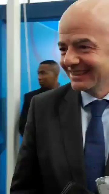 PRESIDENTE DA FIFA
"TITULO MUNDIAL DO PALMEIRAS?PARA MILAGRES VOCÊ TEM QUE PERGUNTAR Á OUTRO, NÃO A MIM"