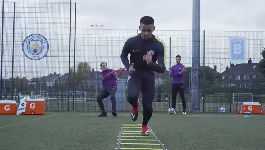 Quando você treina como nunca, eles suam como nunca. Abasteça-se com Gatorade, vai lá e #BotaPraSuar.
.
.
When you train like never before, they sweat like never before. Fuel yourself with Gatorade, go there and #MakeThemSweat @Gatorade @GatoradeBR