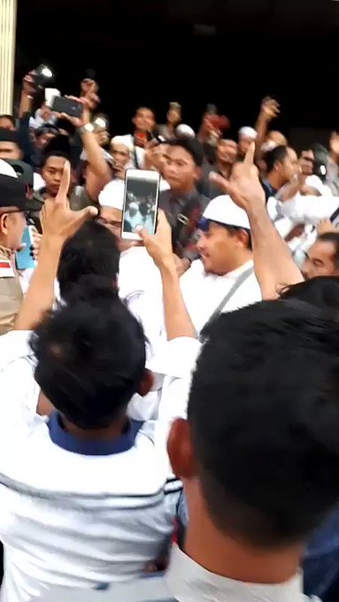 Video terlekat