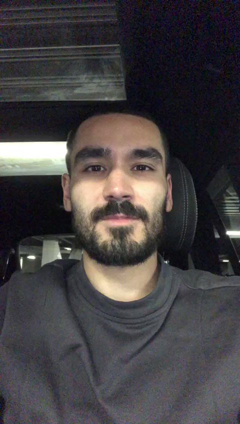 Hey @MegaBit98 und @MoAuba, @IlkayGuendogan hat euch noch eine Kleinigkeit zu sagen 🙌🤩
Viel Erfolg beim #FIFAeNationsCup, @DFB_eFootball! 🎮🏆