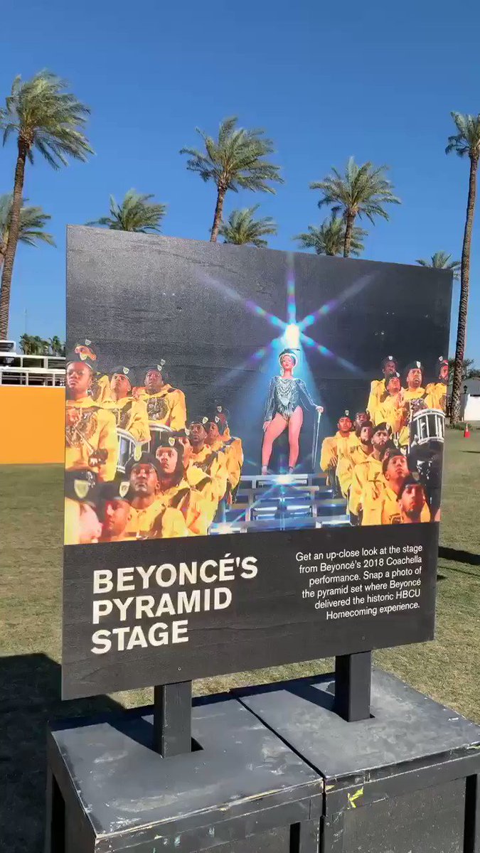 102.7 KIIS-FM on Twitter