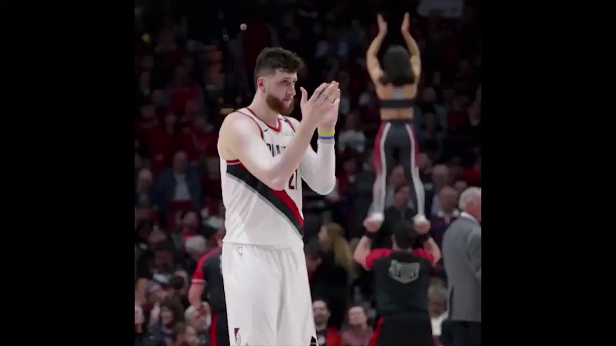 In Rip City it's in our DNA to be doubted. Time to #RiseAboveAllWhoDontBelieve
.
.
.
#RipCity #BlazerGang #PlayoffHype #NBA #ComeBackWithTheClipEmpty #RiseAbove
Video cred : @ChrisSibGoesHam