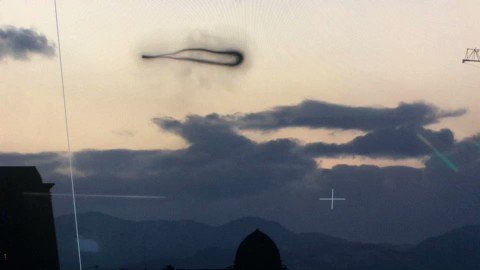 Eerie black smoke ring floats in the sky over Denver, Colorado Qm8gnXipfHtNRvdx?format=jpg&name=small