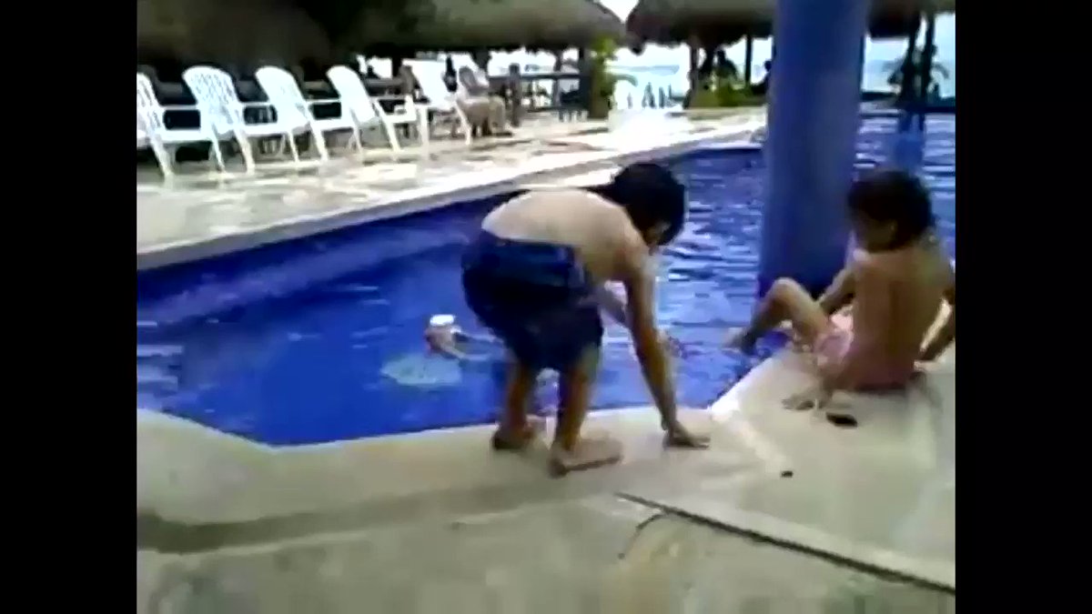 動画 子どもの溺水がいかに気付きにくいか 実際に見るとよくわかってゾッとする事故防止に役立てたい映像 Togetter