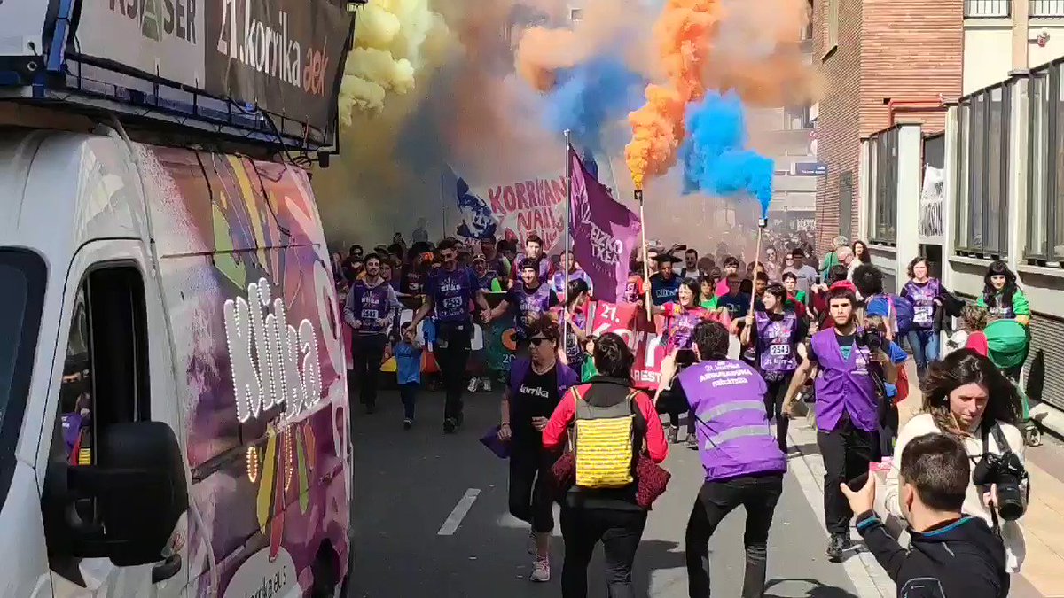 Miles de personas increíbles corriendo más de 2.000 kilómetros a favor del euskera durante 10 días, sin detenerse en ningún momento. Algunos dicen que es una locura, y llevan razón, es la locura más maravillosa del mundo. 💜
#korrika21 #Korrika