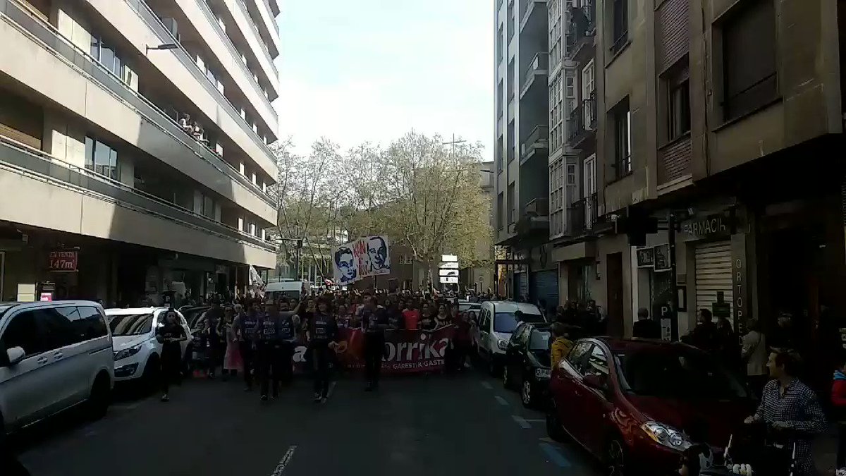 Garazi Andonegi gure lankideak @HekimenElkartea ko lekukoa eraman du @korrika ko azken txanpan. Euskarazko hedabideak eskutik elkarrekin