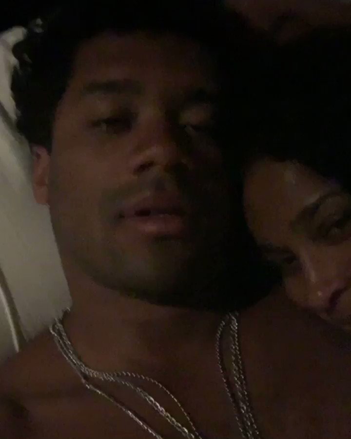 Russell Wilson on Twitter: "SEATTLE. Let's get it. @Seahawks #GoHawks  https://t.co/xeWnEnUzmR" / Twitter