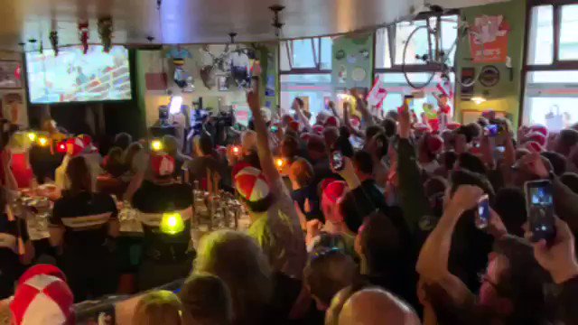 💥🍺 Así se celebró en Amberes (Café Mombasa) el Récord de la Hora de Campenaerts
📽 @giadaborgato #UCIHourRecord