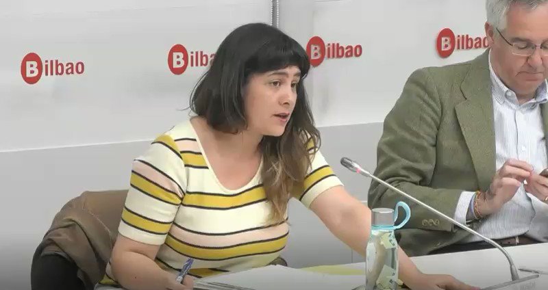 "Las plazas del albergue de Elejabarri no están moviendo, y la Diputacion ni está, ni se le espera. Hay cientos de personas durmiendo en la calle, y la prioridad de este ayuntamiento tiene que ser cubrir las necesidadas básicas de todas estas personas" @albafatu