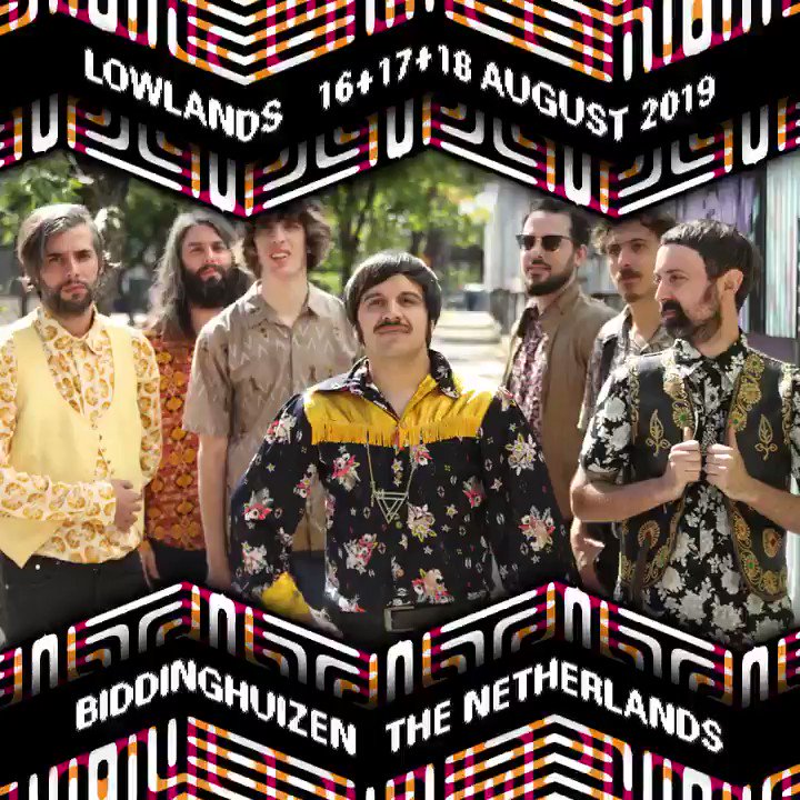 Alle dansgrage Lowlanders verzamelen! 💃👯♂️ @rolandobruno en zijn band serveren borrelende tropencocktails met een knipoog 🎺 Welke wereldgrooves zij ook selecteren, hun creatieve uitspattingen eindigen telkens in wilde feestjes. 🎊🎆
Bekijk meer via: http://lowlands.nl/programma/rolando-bruno-live/ …