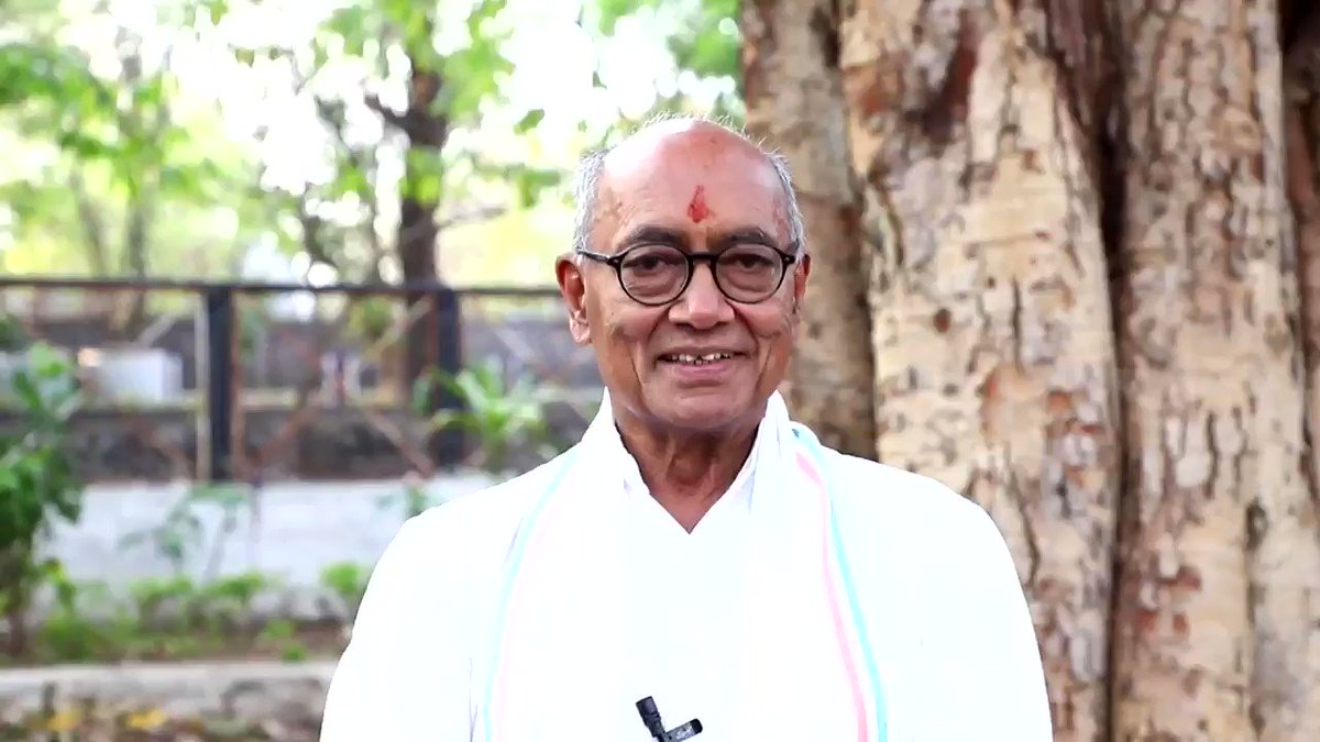 मैं साध्वी प्रज्ञा जी का भोपाल में स्वागत करता हूँ। आशा करता हूँ कि इस रमणीय शहर का शांत, शिक्षित और सभ्य वातावरण आपको पसंद आएगा।
मैं माँ नर्मदा से साध्वी जी के लिए प्रार्थना करता हूँ और नर्मदा जी से आशीर्वाद माँगता हूँ कि हम सब सत्य, अहिंसा और धर्म की राह पर चल सकें।
नर्मदे हर!